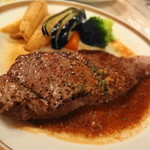 ザ・ホフブロウ - ビーフステーキ　これはね、よかったですよ。にんにくがばっちりきいてます。