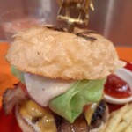 Golden Gate Burger - 自家製ベーコンチーズバーガー