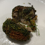 ビストロ ハマイフ - アミューズ（芋のコロッケ、寄り）