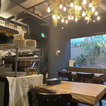 ビストロ ハマイフ - 店内の様子1