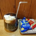 珈琲 カミラ - ドリンク写真:コーヒーフロート・お茶菓子