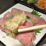 Yakiniku Horumon Sakaba Toroniku - 