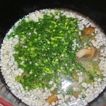 鮨匠 のむら - ㉕お味噌汁(なめ茸と榎茸、豆腐&山芋入り)
      飲んで食べてですが、お味噌汁を頂くといつもホッとします