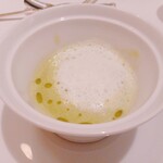 箱根ハイランドホテル　ラ・フォーレ - 浅利とグリーンピースのスープ
