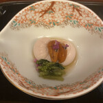 山玄茶 - 胡麻豆腐は春らしくピンク