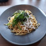 鎌倉パスタ - シラスと高菜のピリ辛パスタ