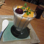 はんなり - 2013.7)女性だけがサービスされた杏仁豆腐