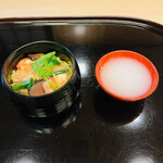 山玄茶 - 小さなちらし寿司とフタをお猪口にしてうす濁り酒をいただきました+ﾟ｡*(*´∀｀*)*｡ﾟ+