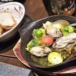 肉割烹 英 - 牡蠣のアヒージョ