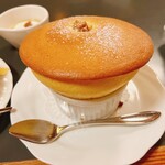 六盛　スフレ・カフェコーナー茶庭 - スフレ マロン