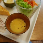カチコチカフェ - スープ、野菜サラダ