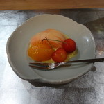 御料理 寺沢 - 桃　さくらんぼ　びわのコンポート　カスタードクリーム