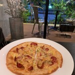 Cafe Restaurant Ruscello - ピザ・ソーセージビアンカ。1300円