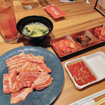 Kokusangyuu Yakiniku Kuidon - おすすめランチカルビセット＋ランチキムチ