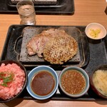 Ishiyaki Suteki Zei - ジューシーコンビ・ご飯セット。2980円