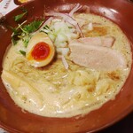 Kushiyaki Toripaitan Kiwamidori - 濃厚鴨白湯　醤油らぁめん