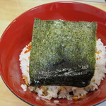 ラーメン 三亀 - ご飯に海苔
