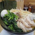 ラーメン 三亀 - 左面