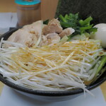 ラーメン 三亀 - 右面