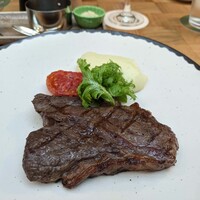 ザ タヴァン グリル＆ラウンジ - 