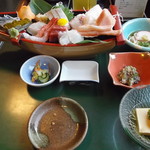 つくばい亭 - 料理写真:刺身舟盛り御膳（ご飯・味噌汁出る前）