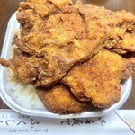 レストラン ふくしん - カツ丼(大) テイクアウト ¥1,250位？　子供の頃から親しんだ味。今では人気店となり出前はやってません。大はご飯大盛りで、カツは4枚。こちらはヨーロッパ軒に比べ、ソースが甘くコクが強いです。