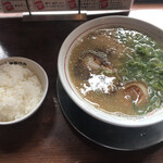 Kyuushuu Ramen Kataoka Seisakujo - ラーメン　ライスセット　870円(税込)