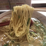 九州ラーメン　片岡製作所 - 麺リフトアップ