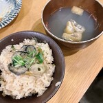 Tobi Ume - 牡蠣飯 牡蠣汁