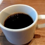 にぃしょうわぁしょう - サービスのコーヒー。