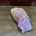 鮨匠 のむら - 炙り皮剥ぎ赤鯥