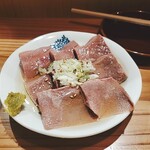 Motsuyaki Taiji - レバ刺し　低温調理