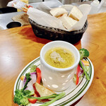 ヴィネリア グーフォ - 突き出し　500円　バーニャカウダ