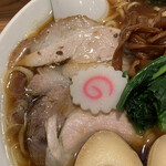 オランダ軒 - しょうゆラーメンのチャーシューはこんな感じ