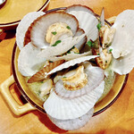 ヴィネリア グーフォ - ホタテ稚貝のワイン蒸し　1000円
