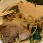 オランダ軒 - 小さいのは食べた後の大きいチャーシュー2枚