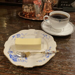 200673239 - 炭煎スペシャルブレンド（700円）＋鎌倉山チーズケーキ（550円）