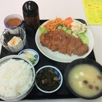 田辺食堂 - とんかつ定食　1300円　大盛　100円