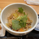 乙蕎麦 - ミニ丼(あさりの炊き込みご飯)¥200- 週替り　土曜日の夜のみのメニューです