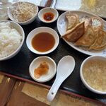 志峰飯店 - 餃子定食