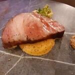 部位ごとに調理法を変える豚肉専門店 グロワグロワ - 