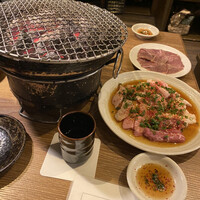 炭火焼肉ホルモン うしごろ 中目黒店 - 