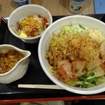 つけめんTETSU ららぽーと豊洲マリーナキッチン店 - まぜそば780円＆ミニチャーシュー丼300円