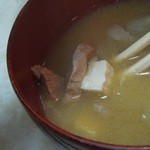 三笠 - 「とんかつ・コロッケ　定食」の味噌汁の具