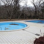 フレンチレストラン ベルビュー - ホテル中庭のプール