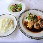 フレンチレストラン ベルビュー - ライス、サラダ、料理