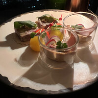 ザ タヴァン グリル＆ラウンジ - パテドカンパーニュ、ローストビーフのトマトサンド、キッシュ