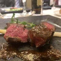 アマルフィイ・モデルナ - 神奈川県産やまゆり牛フィレ肉の炭火焼き 山椒のソース