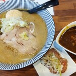 灼味噌らーめん 八堂八 - ランチセット 1100円、この日は味噌らーめんとミニカレー(豚)、味玉 100円