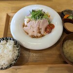 城町食堂 - サラダチキン定食　840円
